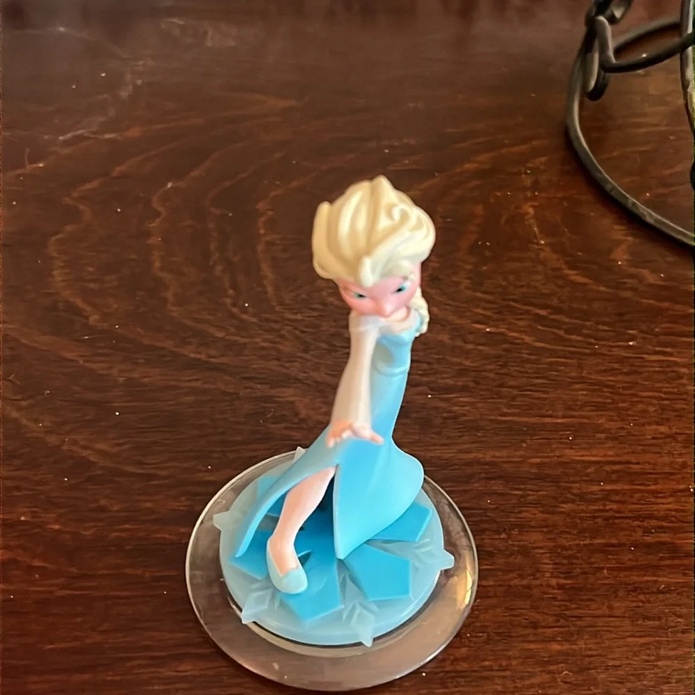 Disney Infinity Frozen Princess Elsa Snow Queen Collectible Figure X-Box, PS EUC